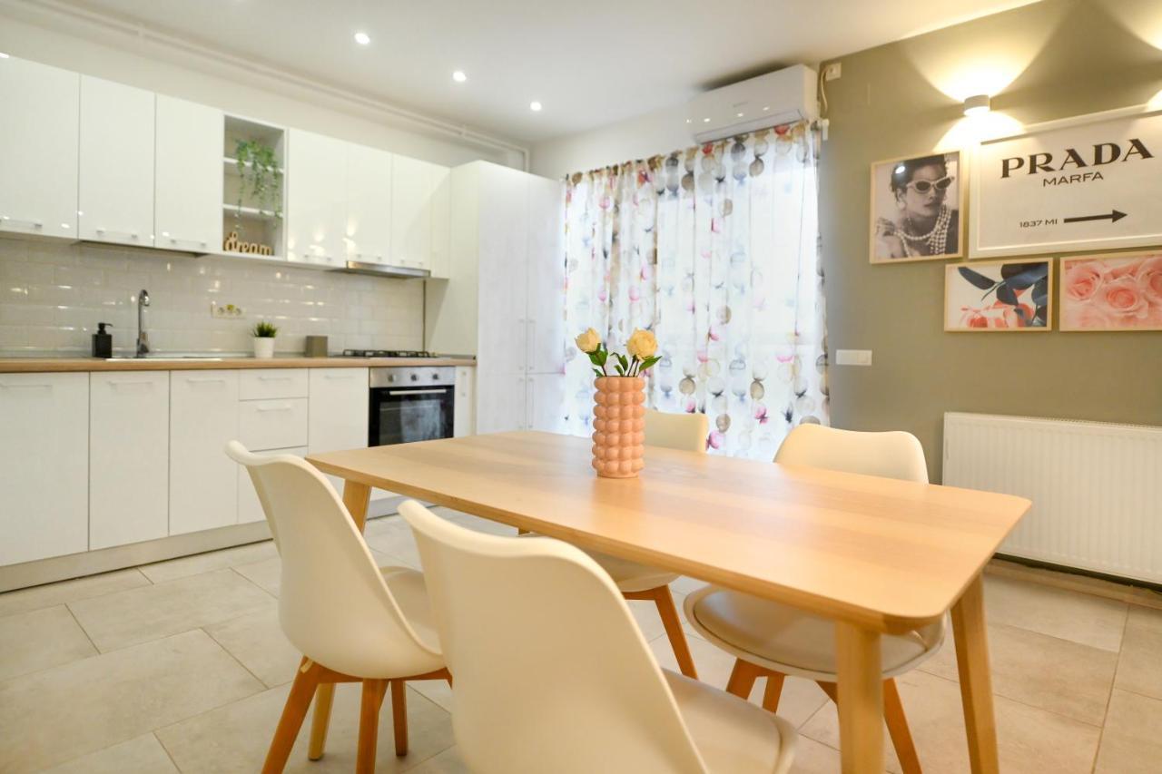 Splendid 2Br Apartment With Breathtaking Views Of Casa Poporului بوخارست المظهر الخارجي الصورة