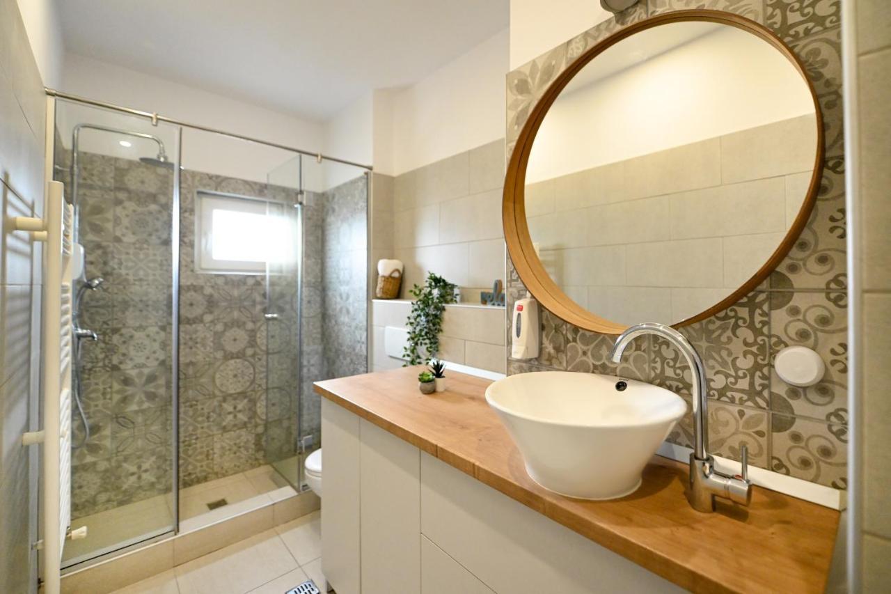 Splendid 2Br Apartment With Breathtaking Views Of Casa Poporului بوخارست المظهر الخارجي الصورة