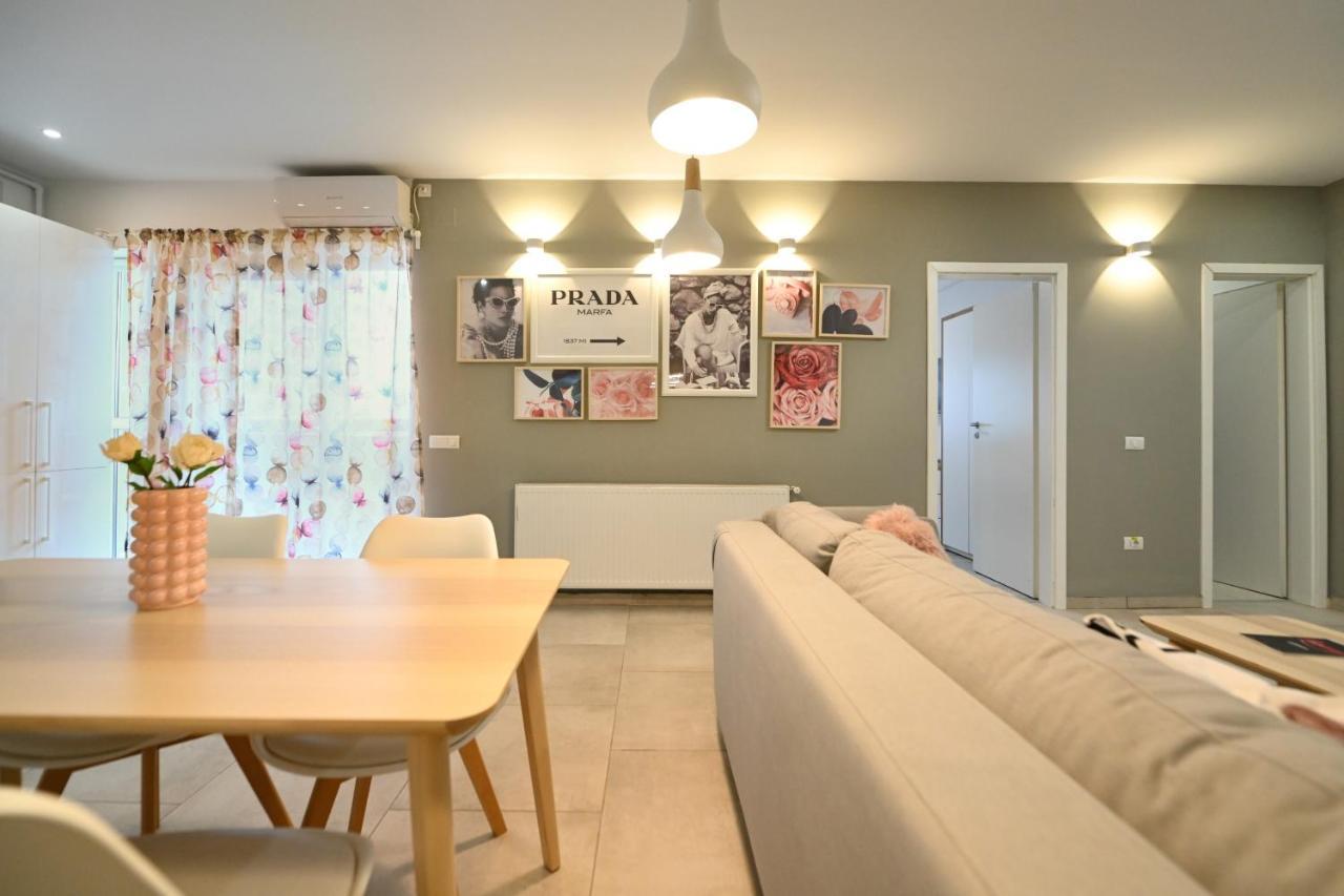 Splendid 2Br Apartment With Breathtaking Views Of Casa Poporului بوخارست المظهر الخارجي الصورة
